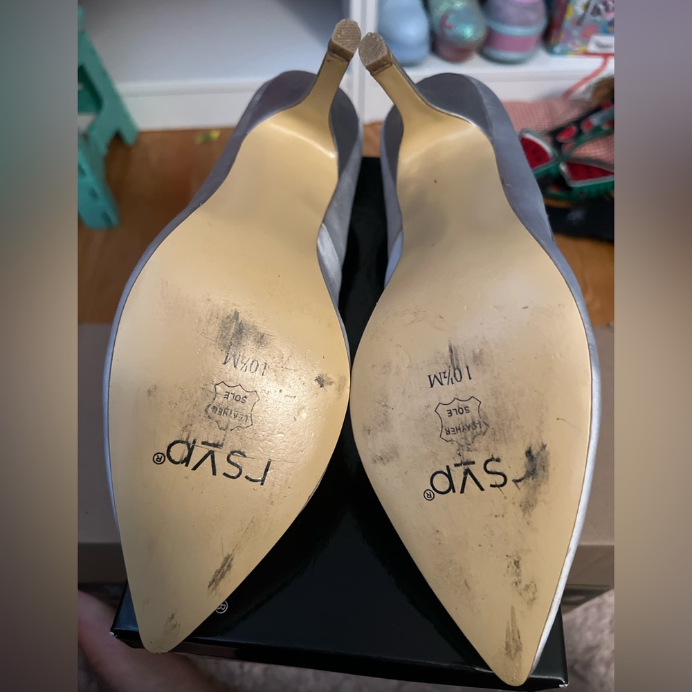 RSVP Sincere Silver Heels - Picture 5 of 6